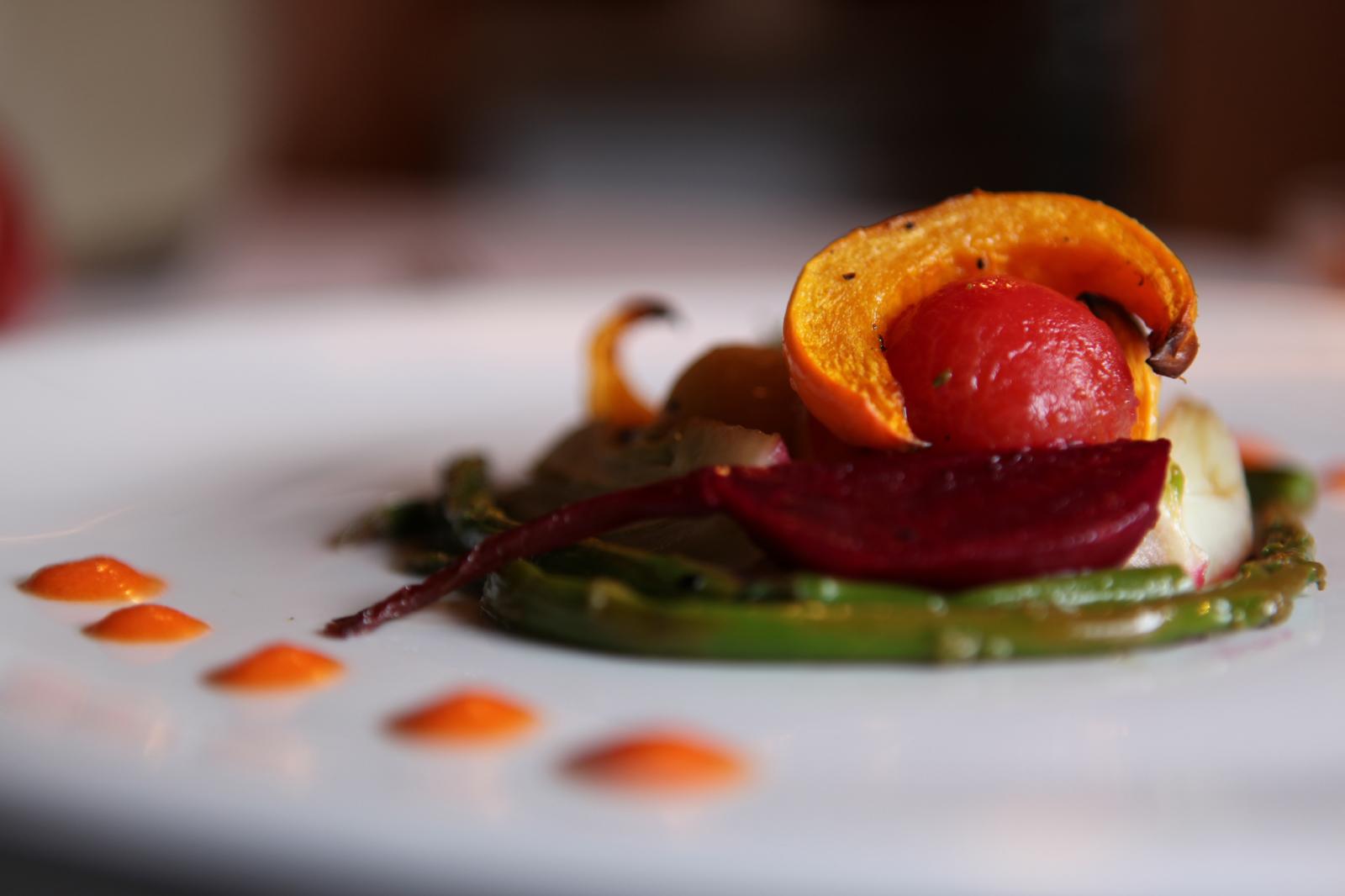 ארוחת גורמה. יש המוכנים לשלם עבור זהב באוכל שלהם (צילום: STATE OF ISRAEL / CC BY 2.0)